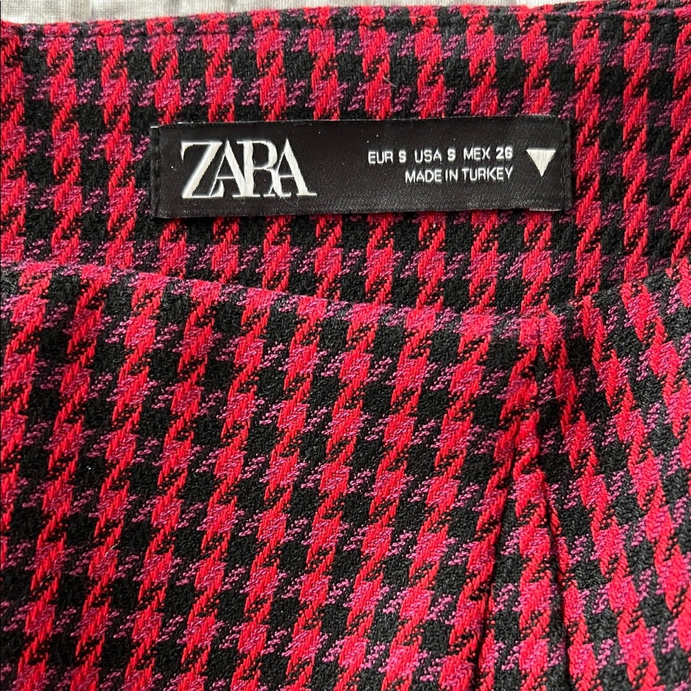 Zara Red & Black Houndstooth Mini Skirt - Picture 2 of 6